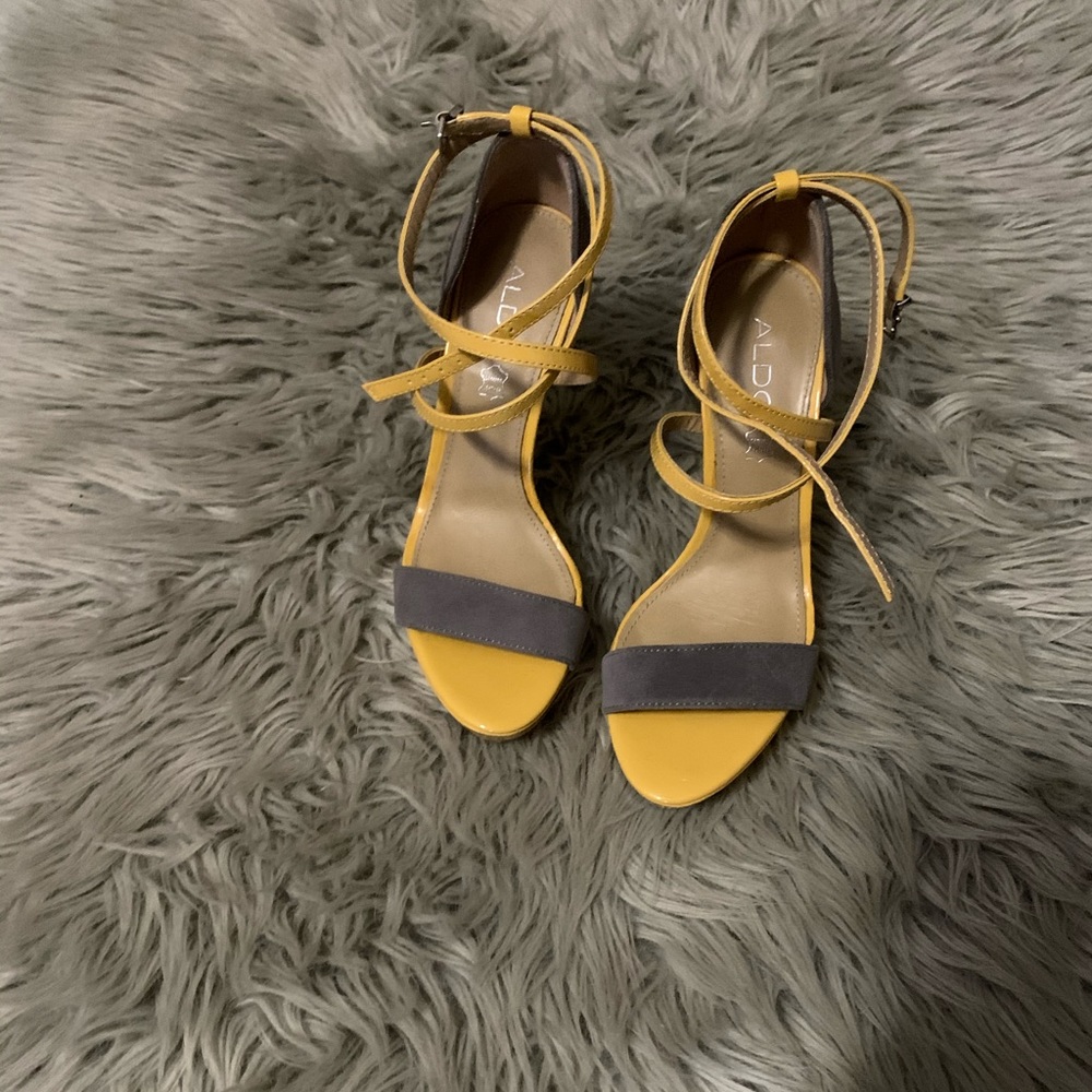 Heels - Picture 2 of 3